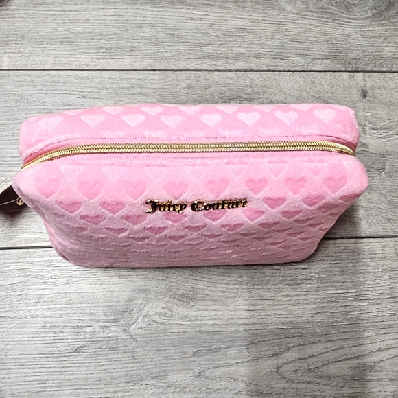 Juicy Couture Pink Soft Velour Heart Toiletry Bag Includes Juicy Couture Bottle - Picture 8 of 11